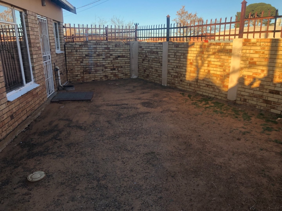 2 Bedroom Property for Sale in Bloemside Free State